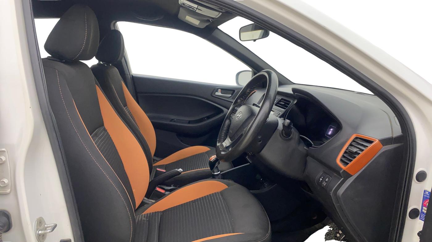 2015 Hyundai i20 Active 1.4 SX, Diesel, Manual, 91,393 km, Right Side Front Door Cabin