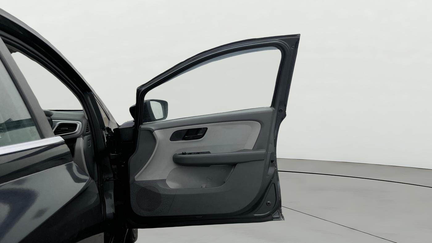 2020 Tata ALTROZ XT PETROL, Petrol, Manual, 45,038 km, RHS Front Door