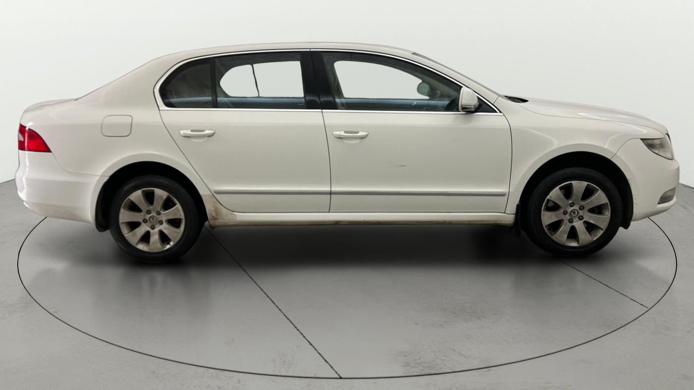 2013 Skoda Superb ELEGANCE 1.8 TSI AT, Petrol, Automatic, 73,637 km, Right Side View