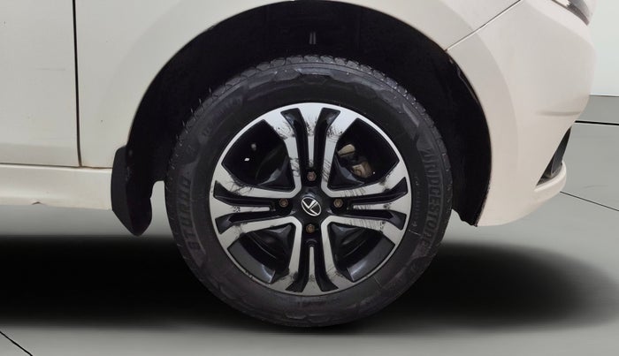 2019 Tata Tiago XZA PETROL, Petrol, Automatic, 1,00,738 km, Right Front Wheel