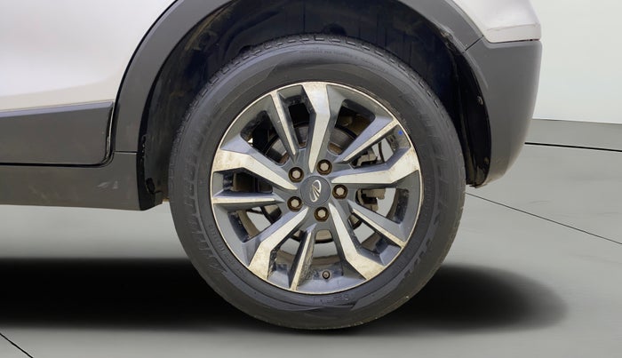 2020 Mahindra XUV300 W8 (O) 1.2 PETROL, Petrol, Manual, 1,03,497 km, Left Rear Wheel