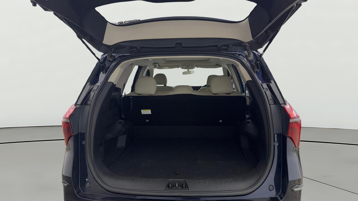 2022 Mahindra XUV700 AX 5 D AT 5 STR, Diesel, Automatic, 50,005 km, Boot Open Zoomed View