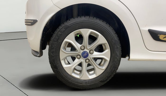 2015 Ford New Figo TITANIUM 1.2 PETROL MT, Petrol, Manual, 75,224 km, Right Rear Wheel