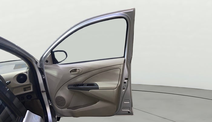 2014 Toyota Etios G, Petrol, Manual, 58,800 km, RHS Front Door