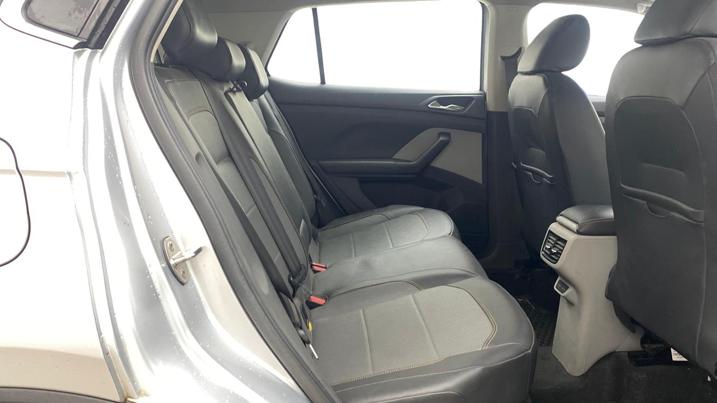 2021 Skoda KUSHAQ STYLE 1.0L TSI MT, Petrol, Manual, 1,02,904 km, Right Side Rear Door Cabin