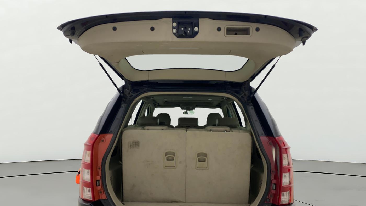 2016 Mahindra XUV500 W10 AT, Diesel, Automatic, 1,11,214 km, Boot Door Open