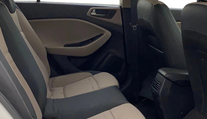 2016 Hyundai Elite i20 MAGNA 1.2, Petrol, Manual, 34,337 km, Right Side Rear Door Cabin