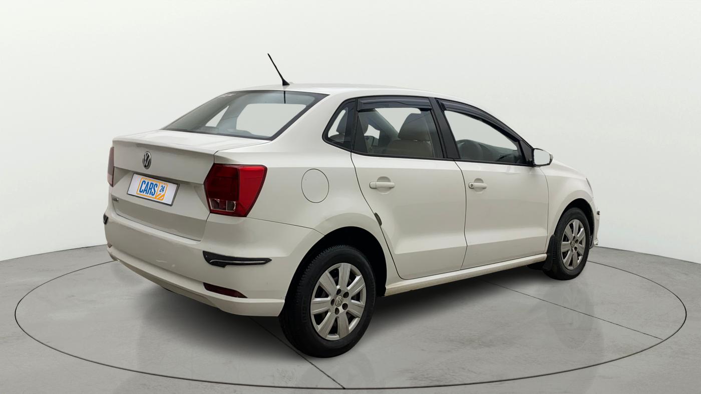 2017 Volkswagen Ameo TRENDLINE 1.5L, Diesel, Manual, 1,30,843 km, Right Back Diagonal