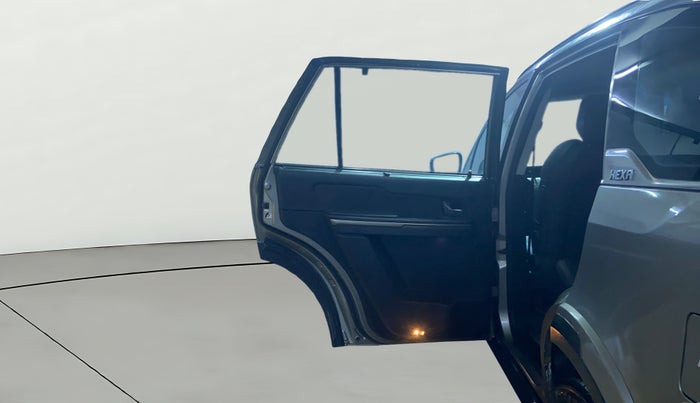 2017 Tata Hexa XT 4X2 7 STR, Diesel, Manual, 1,35,773 km, LHS Rear Door