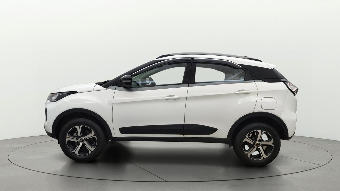 2022 Tata NEXON XZA PLUS (PREMIUM) KAZIRANGA PETROL, Petrol, Automatic, 58,444 km, Left Side