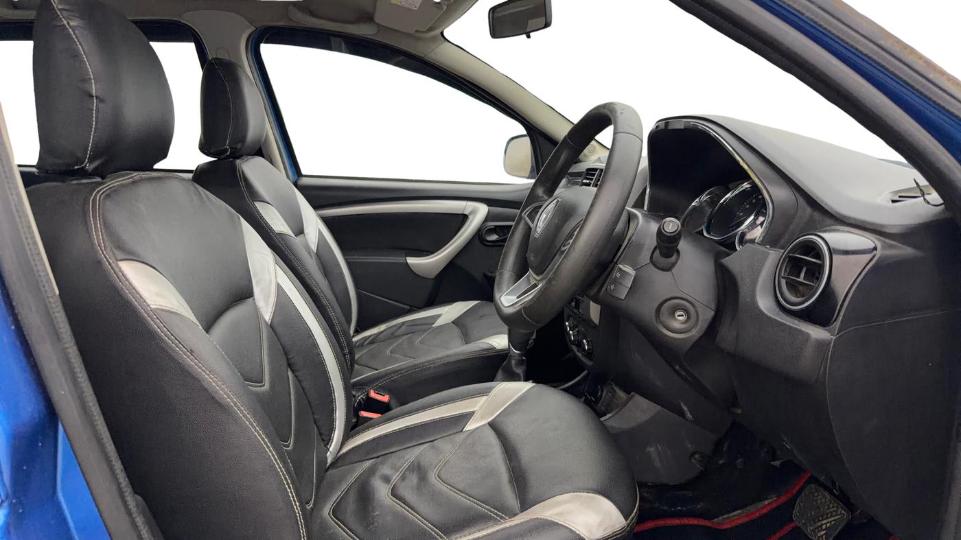 2019 Renault Duster RXS OPT CVT, Petrol, Automatic, 68,783 km, Right Side Front Door Cabin