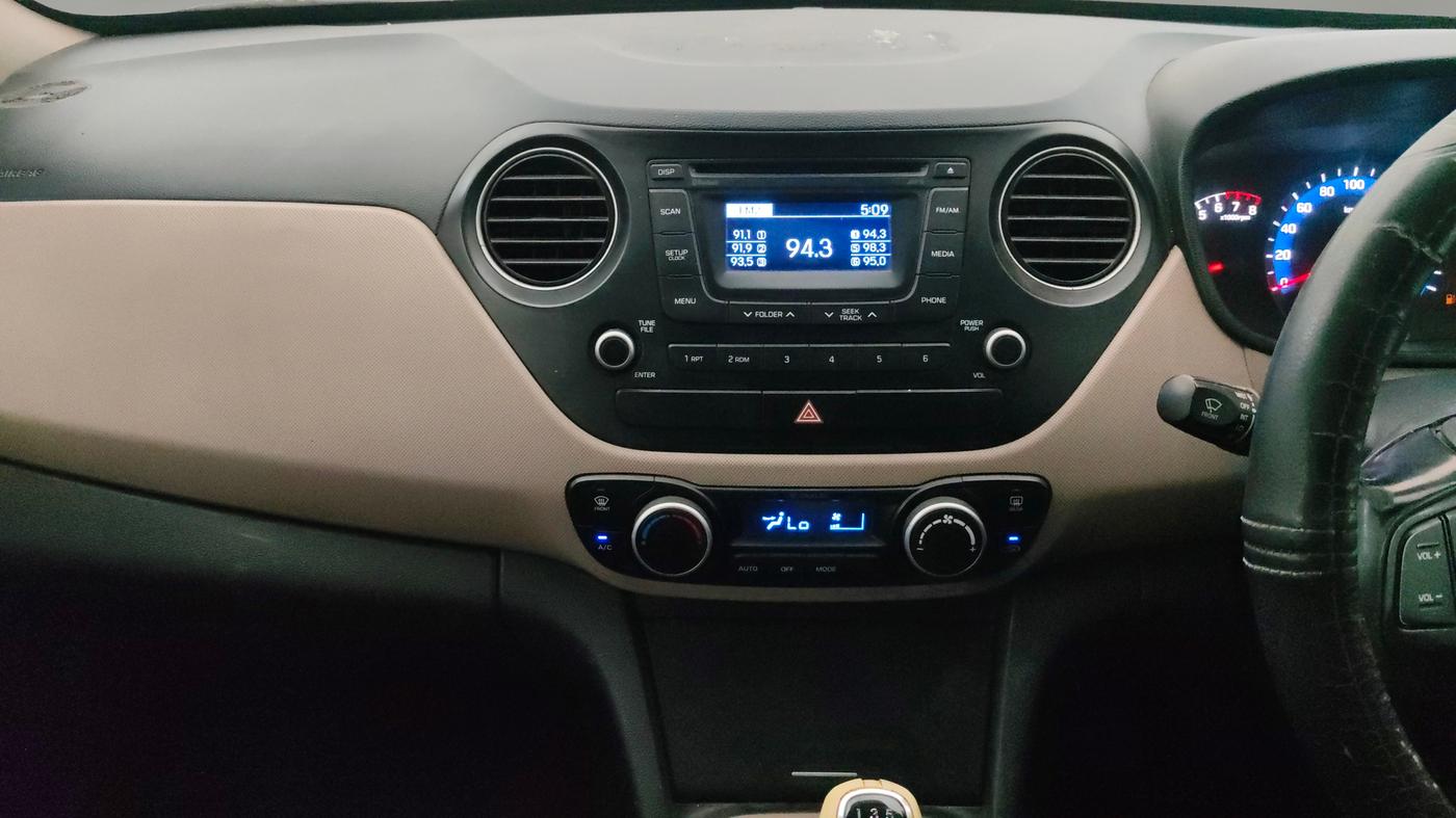 2014 Hyundai Xcent SX 1.2 (O), Petrol, Manual, 1,20,866 km, Air Conditioner