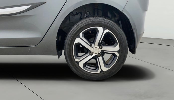 2024 Tata ALTROZ XM PLUS SUNROOF, Petrol, Manual, 13,766 km, Left Rear Wheel