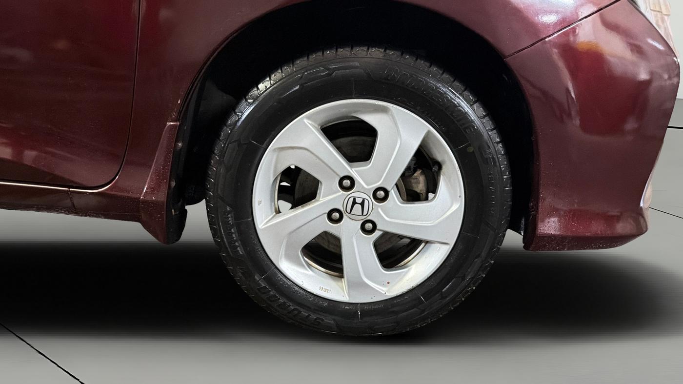 2015 Honda City 1.5L I-VTEC V MT, Petrol, Manual, 1,10,745 km, Right Front Wheel