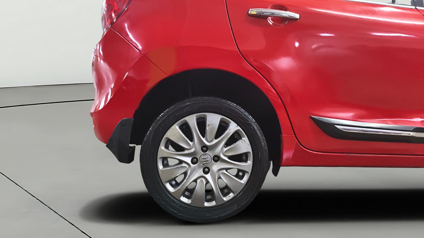 2017 Maruti Baleno ALPHA PETROL 1.2, Petrol, Manual, 1,19,624 km, Right Rear Wheel