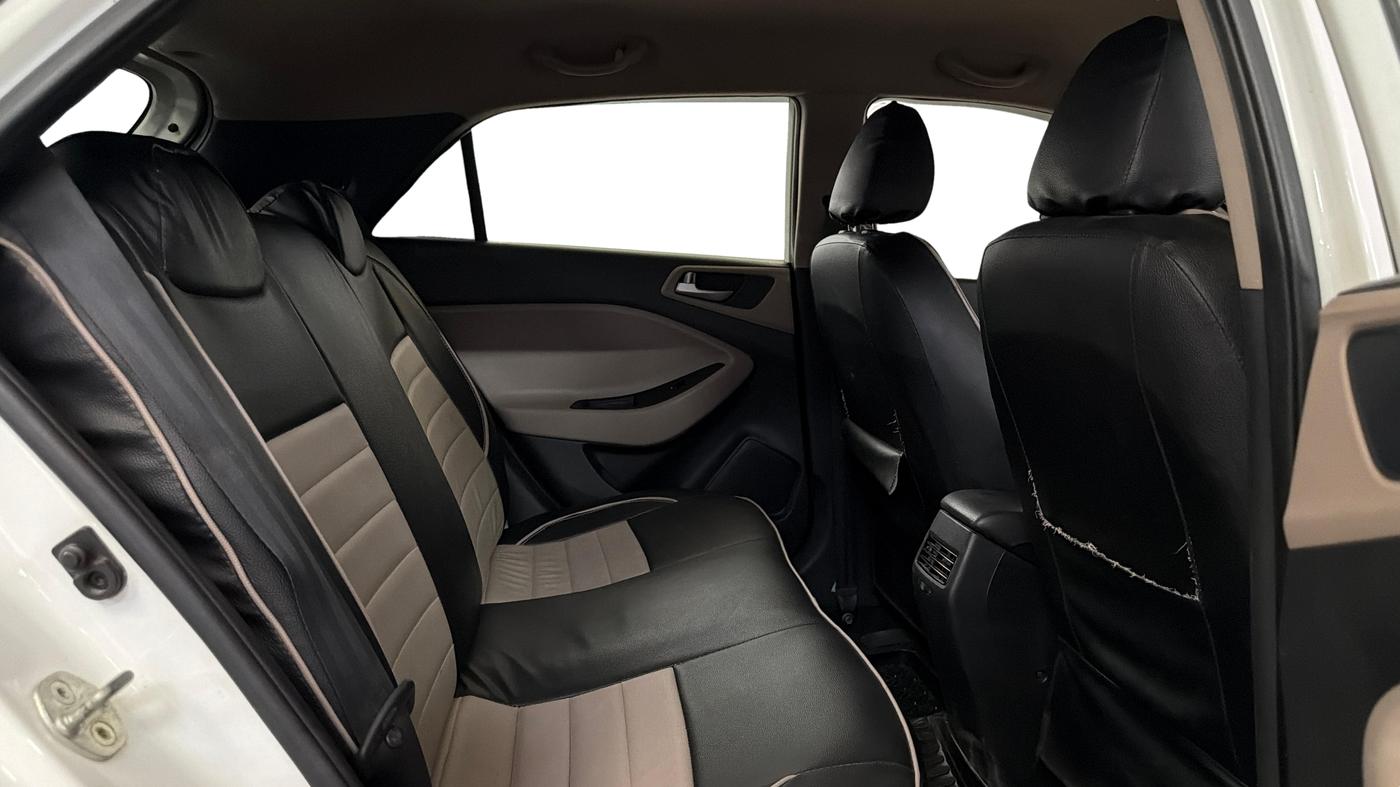 2019 Hyundai Elite i20 MAGNA PLUS 1.2, Petrol, Manual, 50,785 km, Right Side Rear Door Cabin