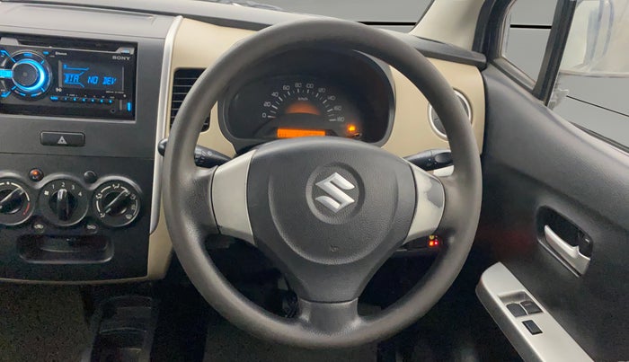 2017 Maruti Wagon R 1.0 LXI CNG, CNG, Manual, 1,40,758 km, Steering Wheel Close Up