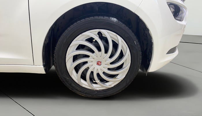 2021 Tata ALTROZ XT PETROL, CNG, Manual, 1,23,026 km, Right Front Wheel