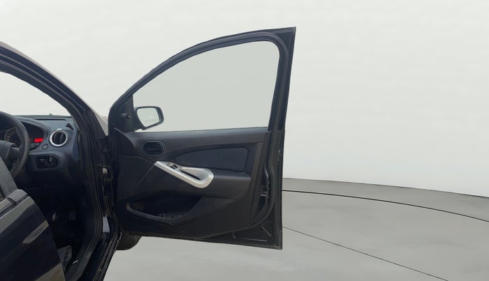 2012 Ford Figo TITANIUM 1.4 DIESEL, Diesel, Manual, 96,737 km, RHS Front Door