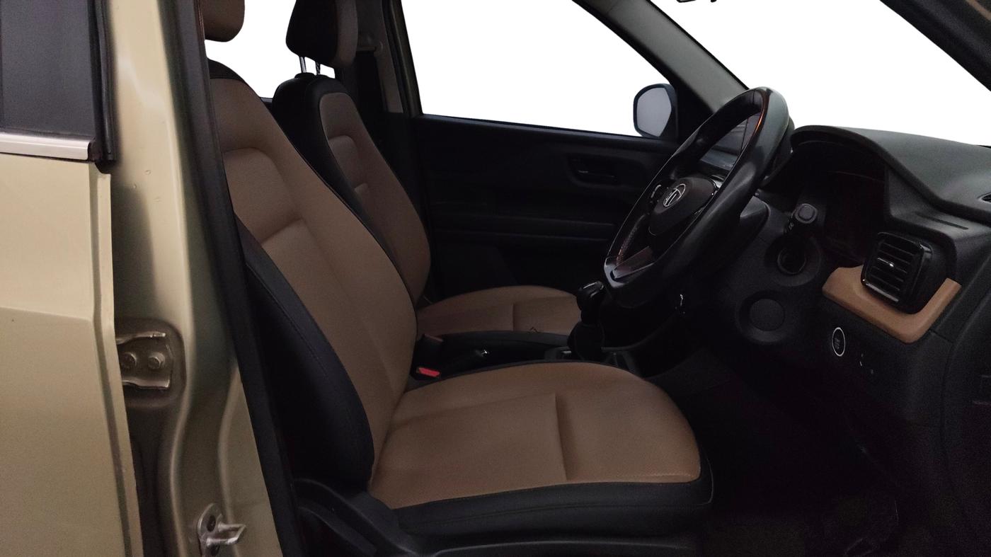 2022 Tata PUNCH CREATIVE 1.2 MT KAZIRANGA EDITION , Petrol, Manual, 39,212 km, Right Side Front Door Cabin