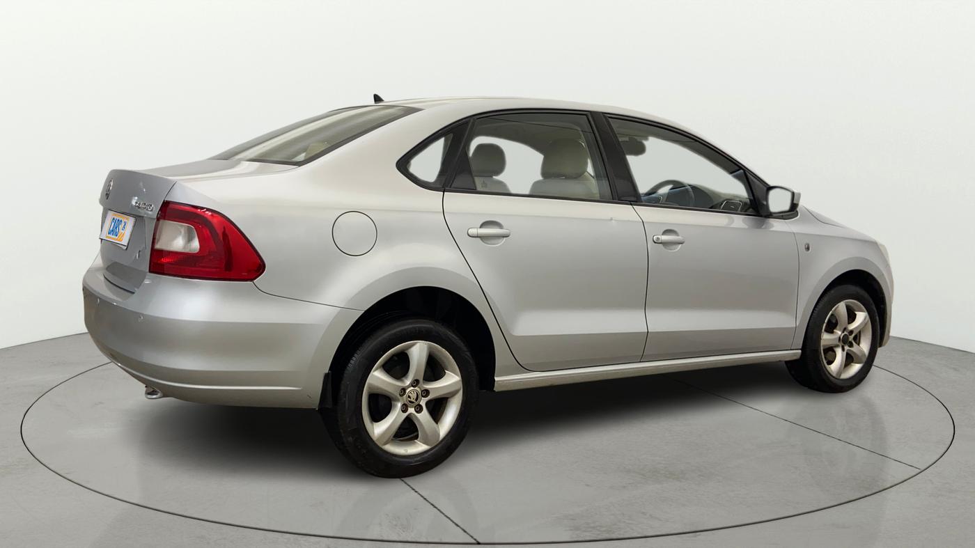 2013 Skoda Rapid ELEGANCE 1.6 MPI MT, Petrol, Manual, 84,349 km, Right Back Diagonal