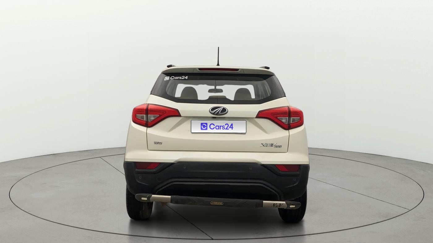 2020 Mahindra XUV300 W6 1.2 PETROL, Petrol, Manual, 15,386 km, Back/Rear