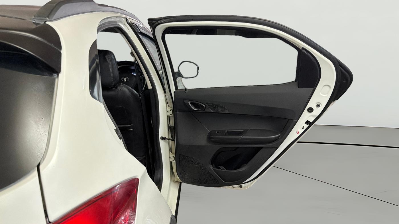 2018 Tata TIAGO NRG PETROL, Petrol, Manual, 68,575 km, RHS Rear Door