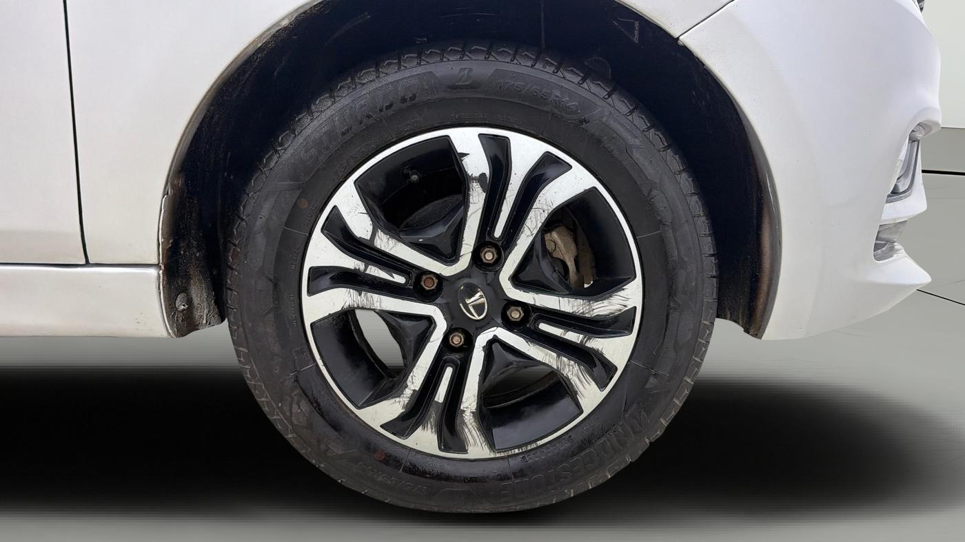 2020 Tata Tiago XZ PETROL, CNG, Manual, 63,745 km, Right Front Wheel