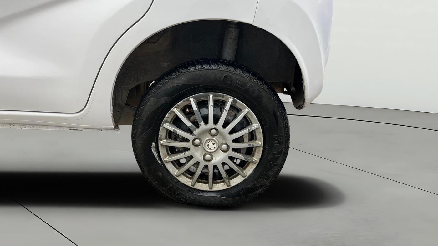 2017 Datsun Redi Go T (O), Petrol, Manual, 61,327 km, Left Rear Wheel