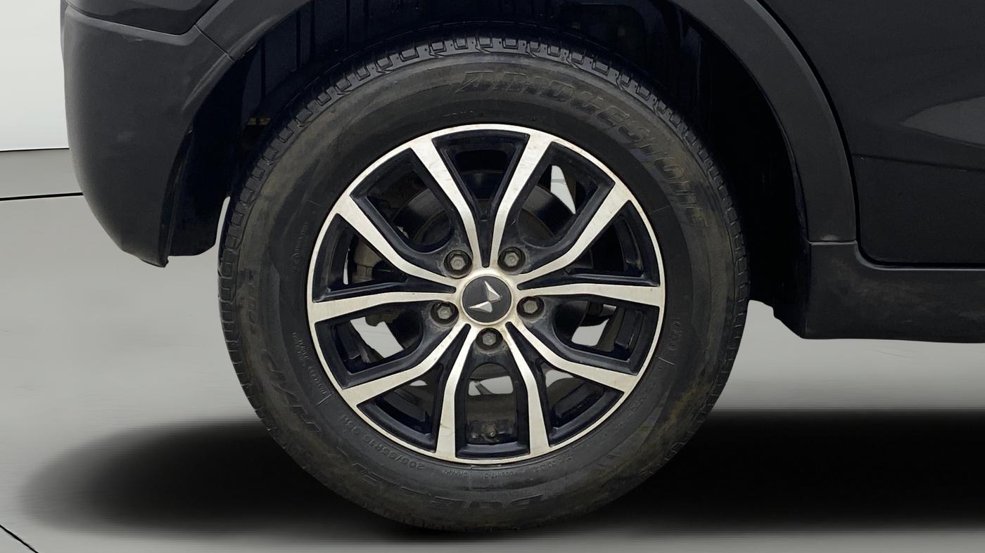 2023 Mahindra XUV300 W6 1.5 Diesel, Diesel, Manual, 43,444 km, Right Rear Wheel