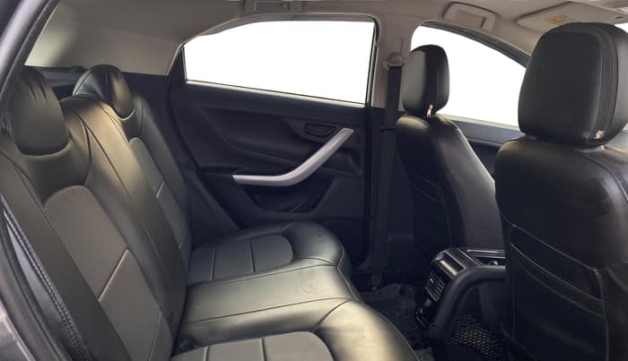 2022 Tata NEXON XM PLUS SUNROOF PETROL, Petrol, Manual, 1,04,237 km, Right Side Rear Door Cabin