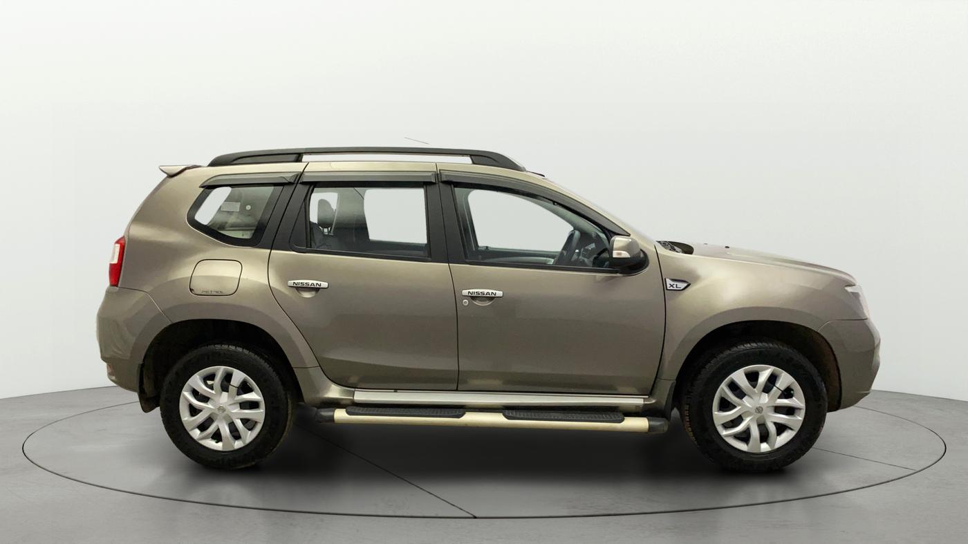 2017 Nissan Terrano XL (P), Petrol, Manual, 32,230 km, Right Side View