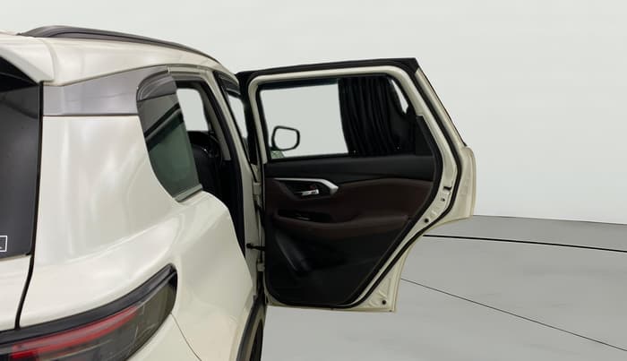 2023 Maruti Grand Vitara ALPHA SMART HYBRID AT, Petrol, Automatic, 14,791 km, RHS Rear Door