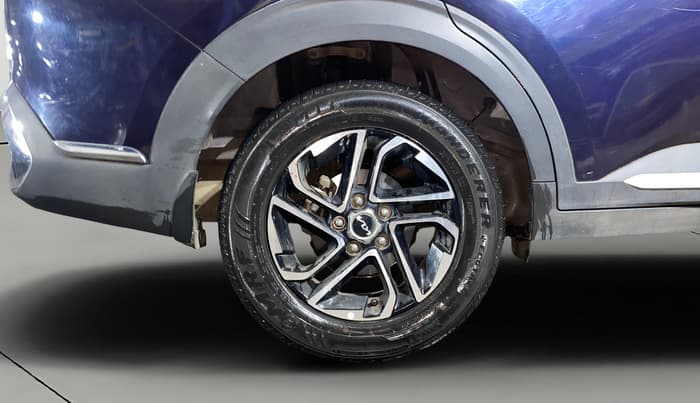 2023 KIA CARENS LUXURY PLUS 1.5 IMT PETROL, Petrol, Manual, 28,643 km, Right Rear Wheel