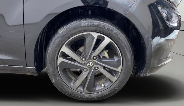 2021 Tata ALTROZ XZ PLUS PETROL DARK EDITION, Petrol, Manual, 26,112 km, Right Front Wheel