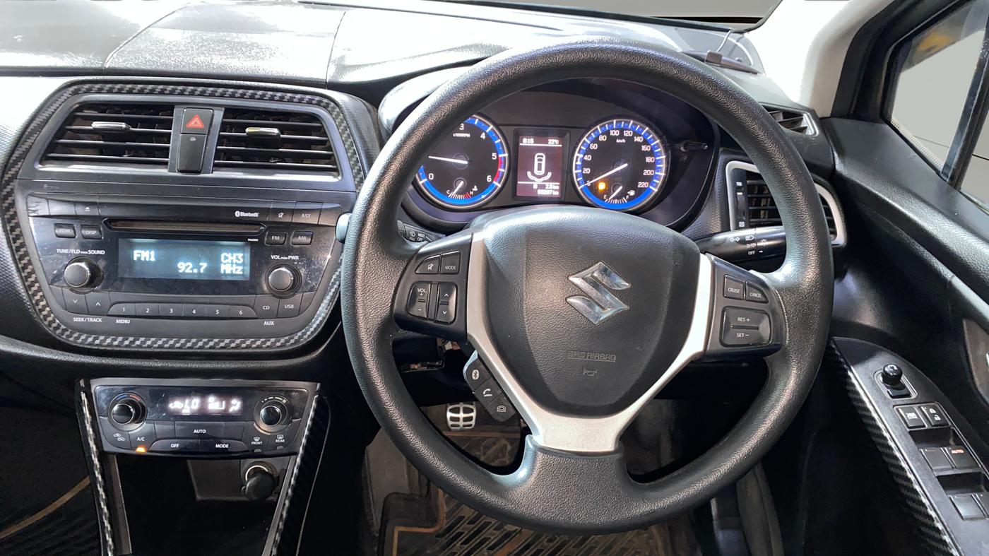 2016 Maruti S Cross ZETA 1.3, Diesel, Manual, 54,024 km, Steering Wheel Close Up