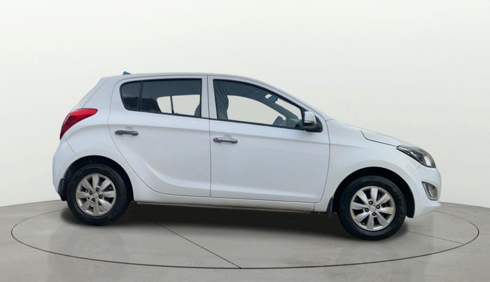 2013 Hyundai i20 SPORTZ 1.2, Petrol, Manual, 1,08,458 km, Right Side View