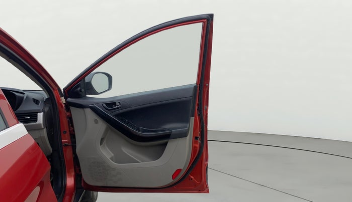 2018 Tata NEXON XMA DIESEL, Diesel, Automatic, 1,03,887 km, RHS Front Door