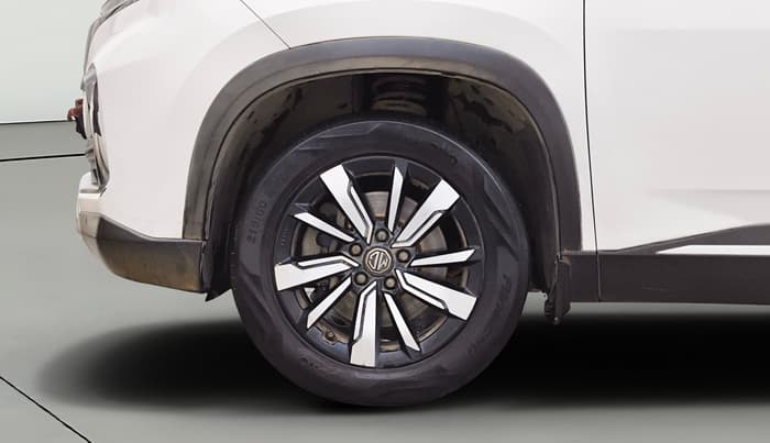 2020 MG HECTOR SHARP 2.0 DIESEL, Diesel, Manual, 1,17,192 km, Left Front Wheel