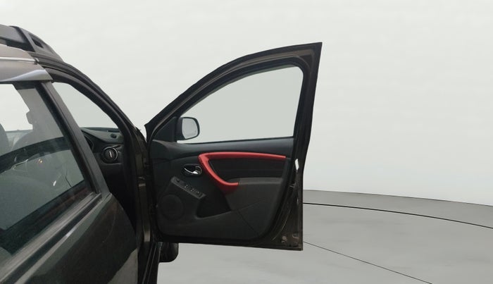 2021 Renault Duster RXS 1.3 TURBO PETROL MT, Petrol, Manual, 25,708 km, RHS Front Door