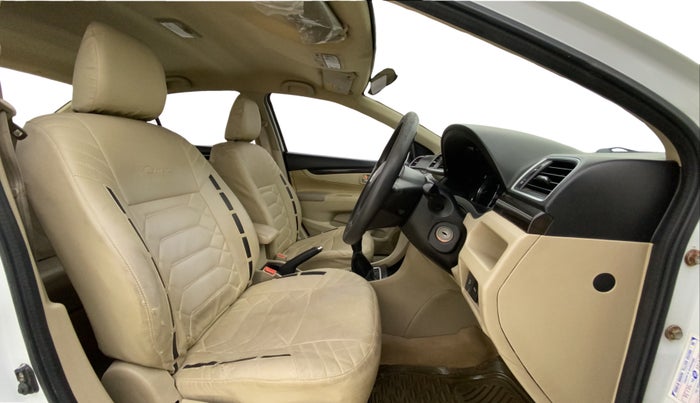 2016 Maruti Ciaz VDI+ SHVS, Diesel, Manual, 92,613 km, Right Side Front Door Cabin