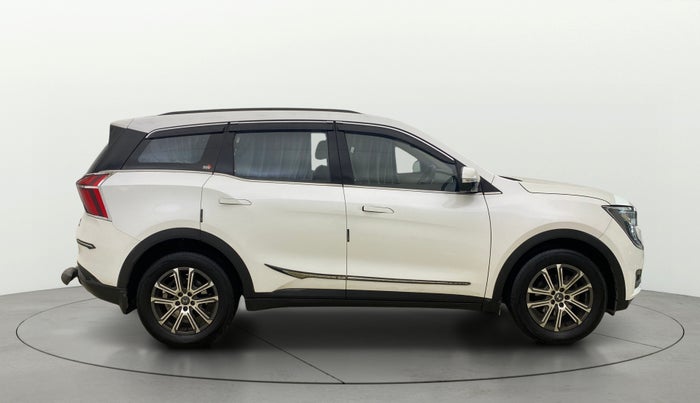 2022 Mahindra XUV700 AX 7 LUXURY D AT 7 STR, Diesel, Automatic, 93,680 km, Right Side View