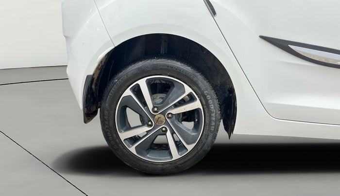 2022 Tata ALTROZ XZ PLUS PETROL, Petrol, Manual, 38,170 km, Right Rear Wheel