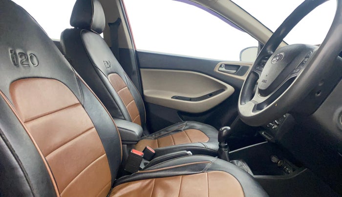 2020 Hyundai Elite i20 SPORTZ PLUS 1.2, Petrol, Manual, 63,436 km, Right Side Front Door Cabin