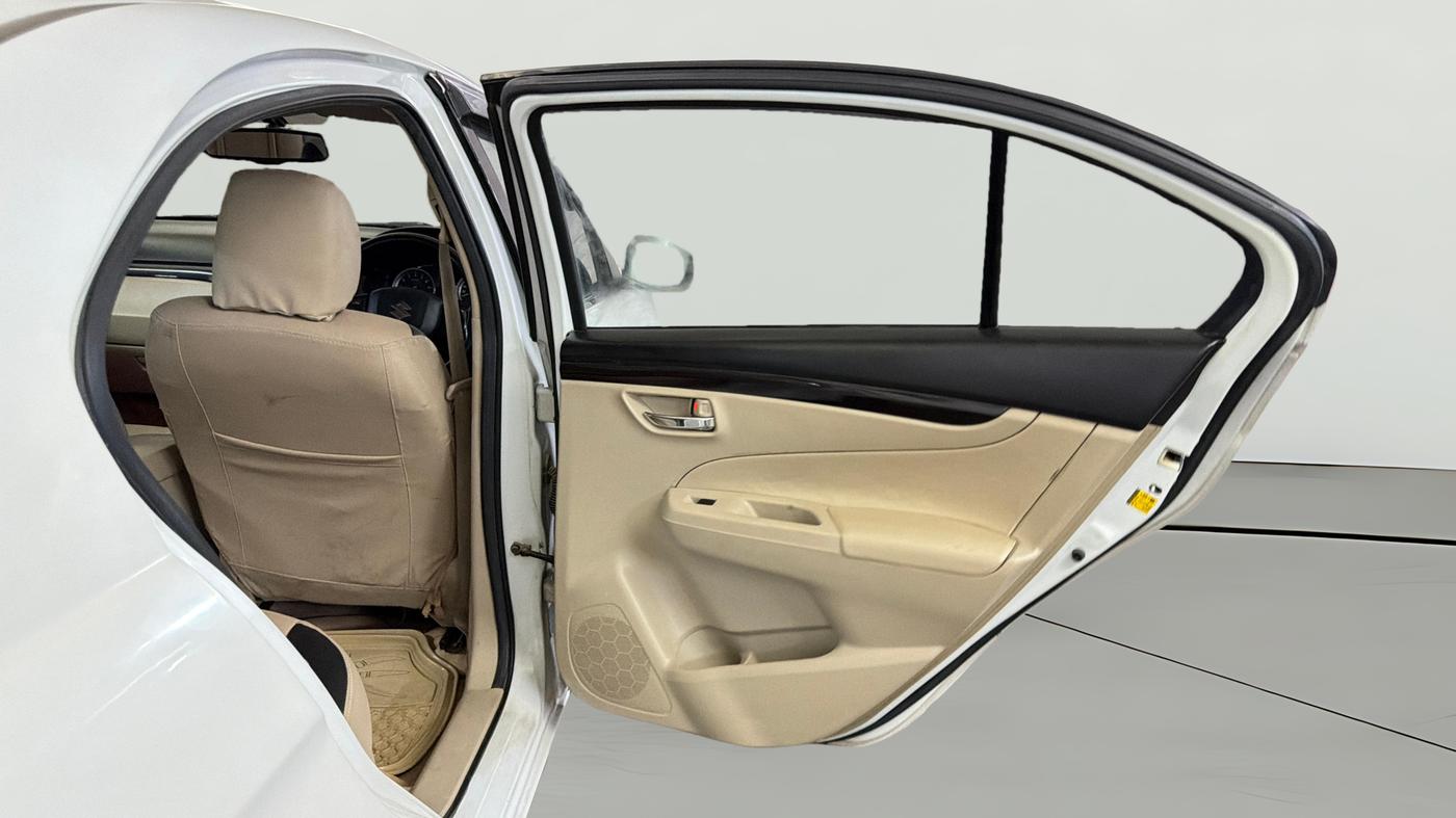 2015 Maruti Ciaz ZXI AT, CNG, Automatic, 69,197 km, RHS Rear Door