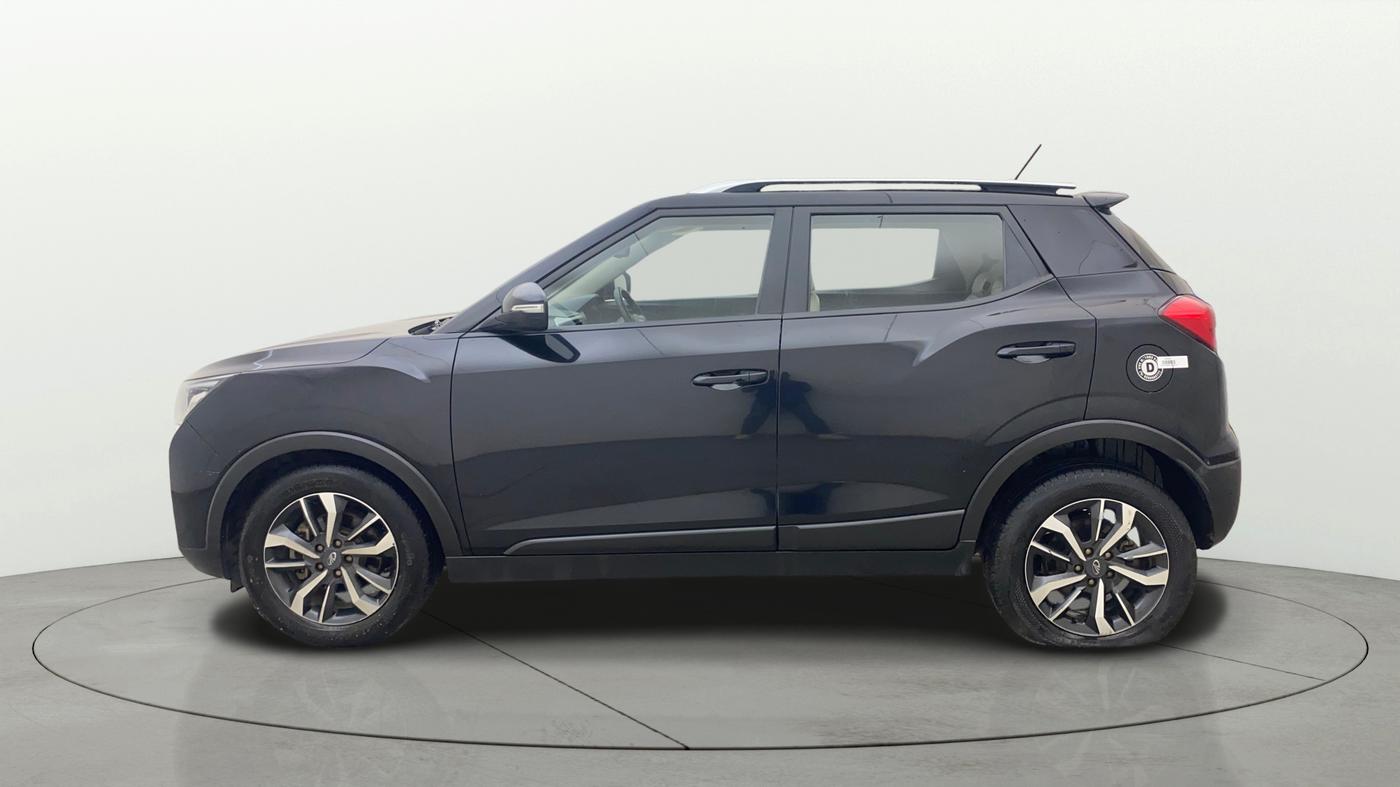 2019 Mahindra XUV300 W8 (O) 1.5 DIESEL, Diesel, Manual, 66,337 km, Left Side