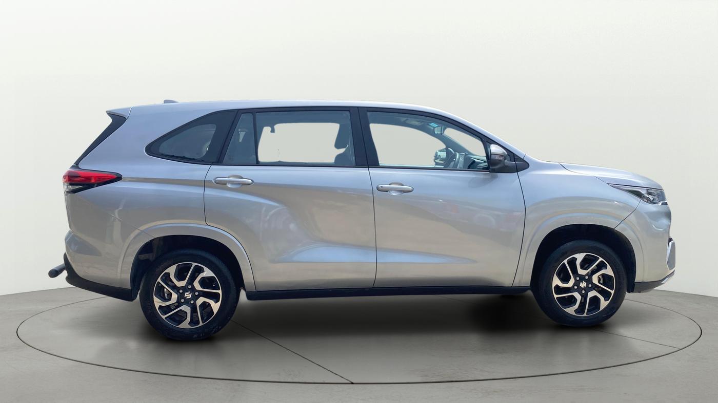 2023 Maruti Invicto ZETA PLUS 8 STR STRONG HYBRID, Hybrid, Automatic, 17,305 km, Right Side View