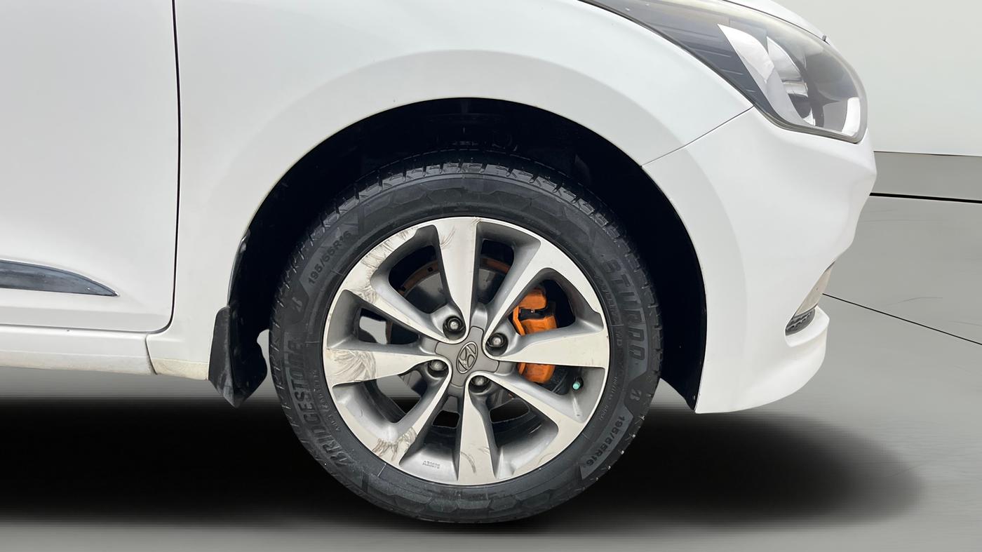 2015 Hyundai Elite i20 ASTA 1.2, Petrol, Manual, 50 km, Right Front Wheel