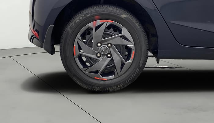 2022 Hyundai NEW I20 MAGNA 1.2 MT, Petrol, Manual, 27,599 km, Right Rear Wheel