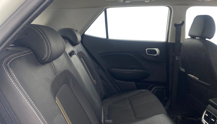 2020 Hyundai VENUE SX 1.0 (O) TURBO IMT, Petrol, Manual, 18,570 km, Right Side Rear Door Cabin